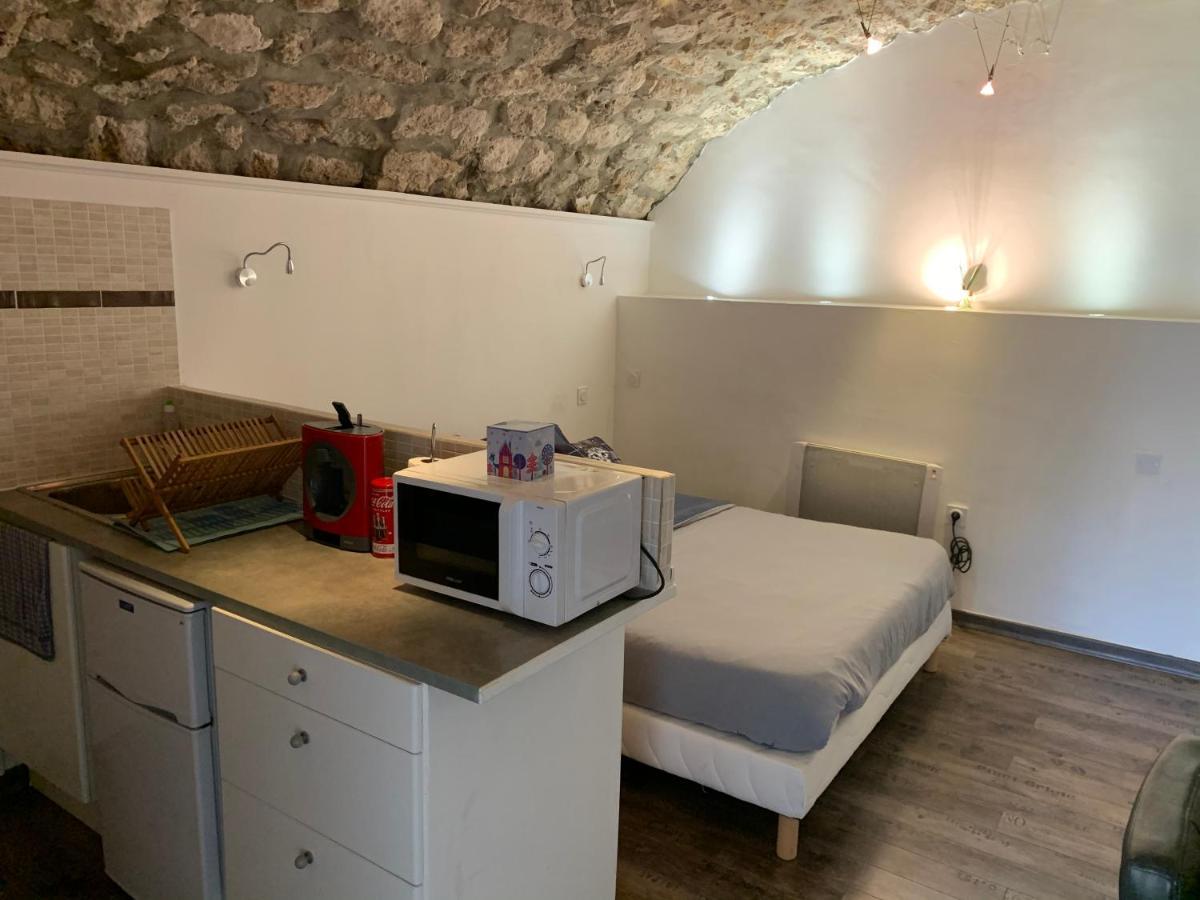 La Grotte Apartment La Garde-Adhémar Екстериор снимка