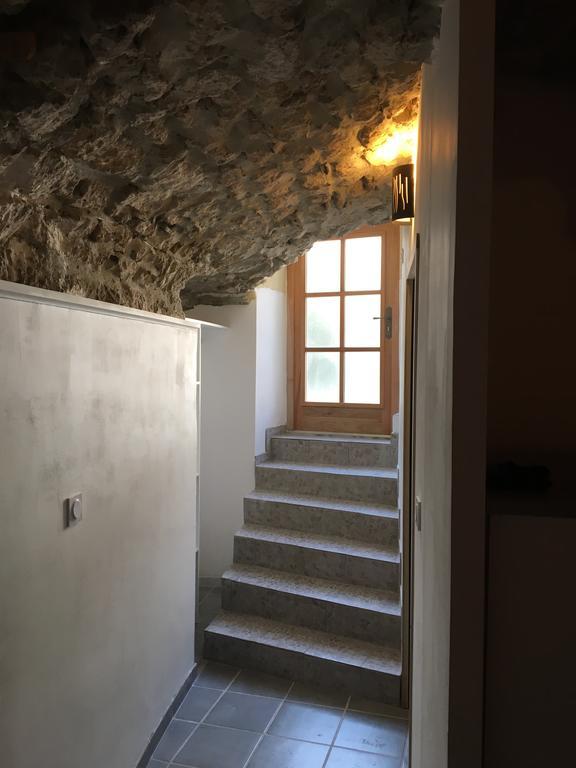 La Grotte Apartment La Garde-Adhémar Екстериор снимка