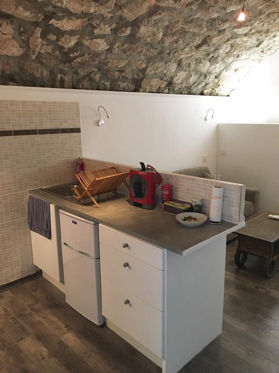 La Grotte Apartment La Garde-Adhémar Екстериор снимка