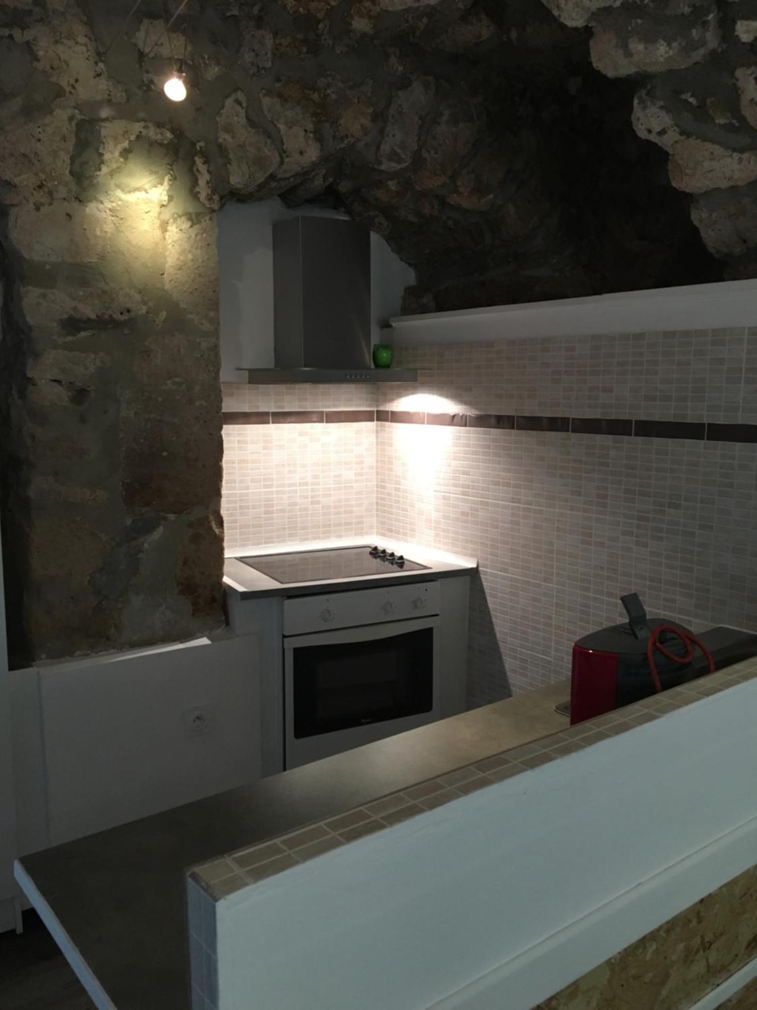La Grotte Apartment La Garde-Adhémar Екстериор снимка
